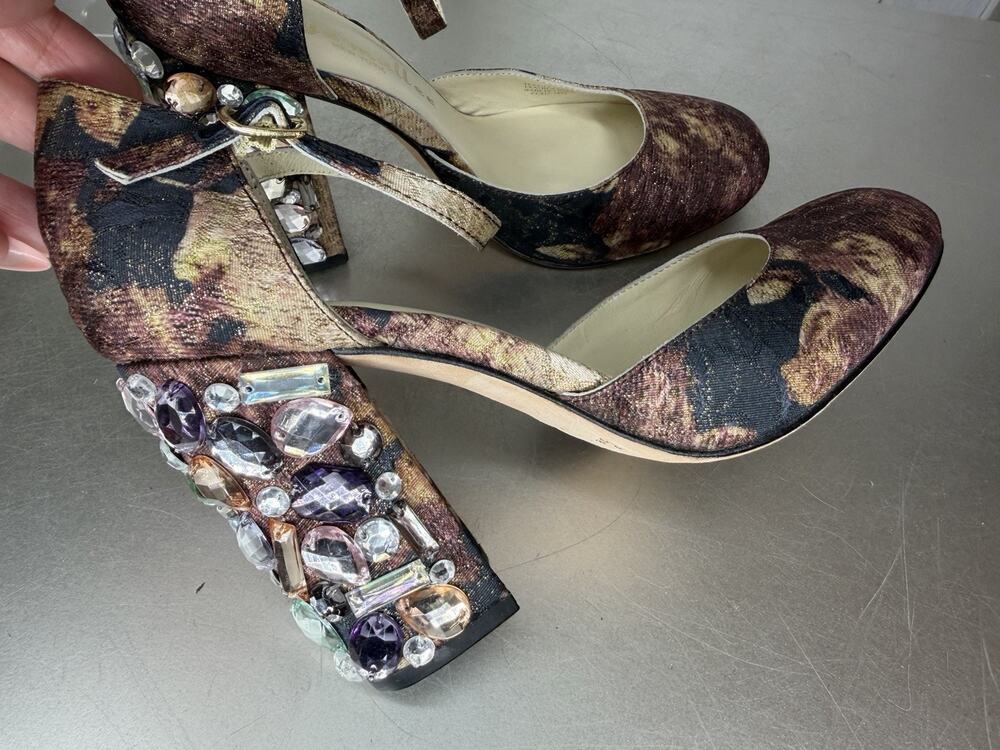 Bettye Muller Pump Tapestry Metallic Heels Shoes Jeweled High Heels Size 6.5